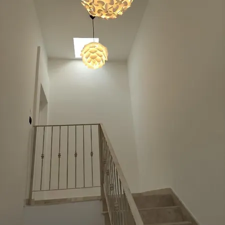 Apartvilla Castropola Apartment