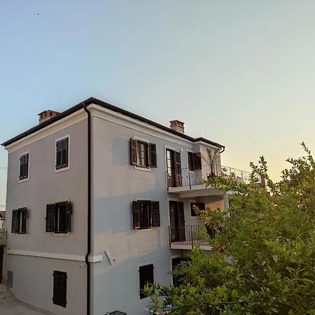 Apartvilla Castropola Daire *