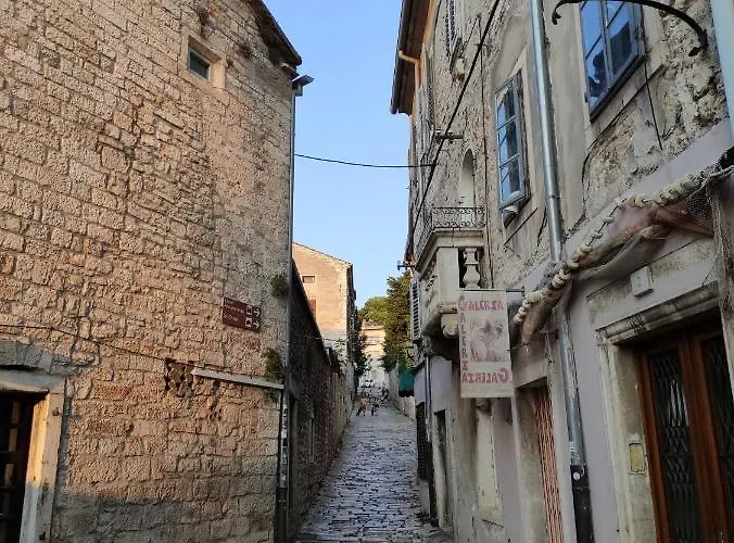 Apartvilla Castropola Διαμέρισμα *