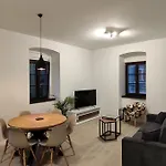 Apartvilla Castropola Apartment *