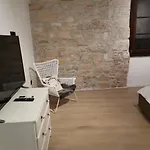 Apartvilla Castropola Apartment
