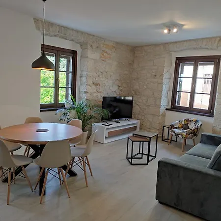 公寓 Apartvilla Castropola