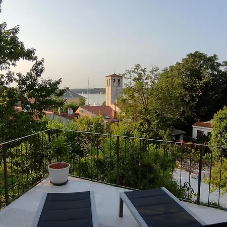 Apartvilla Castropola * 普拉