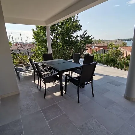 公寓 Apartvilla Castropola