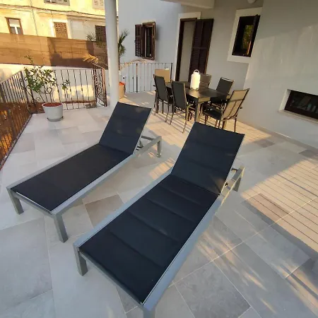 Apartvilla Castropola 普拉