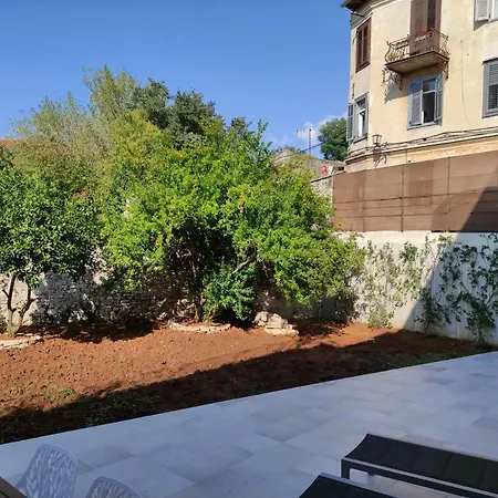 公寓 Apartvilla Castropola 普拉