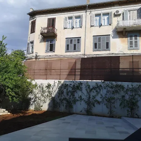 Apartvilla Castropola 普拉